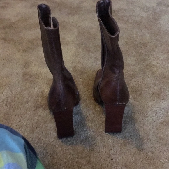 Steve Madden Brown Boot size 6B - Picture 4 of 6